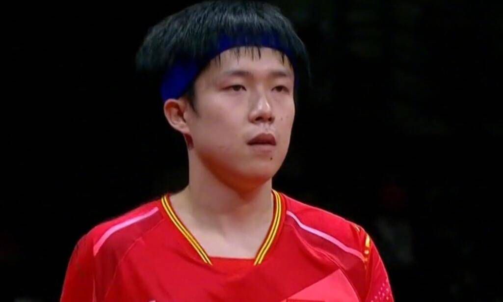 八重神子扒开胸罩给男生看