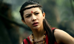 女生只穿内裤